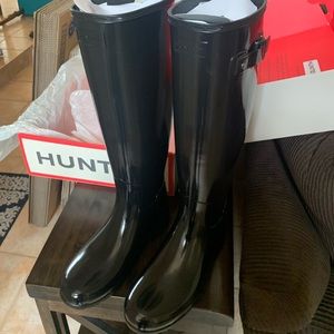 NIB Hunter Tall boots. Size 8. Wide calf.